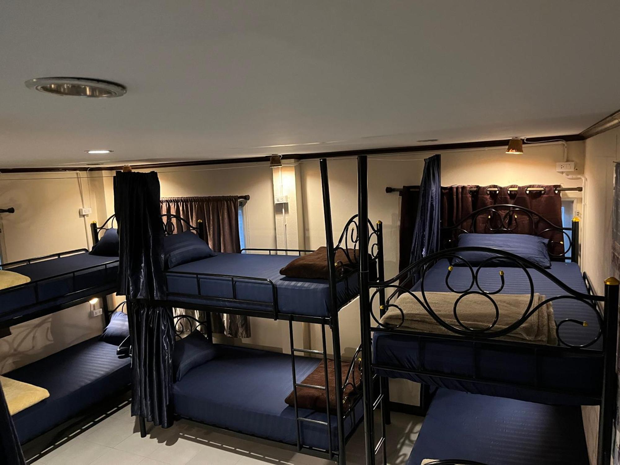 Moon Dolphin Hostel Хаад Рин Екстериор снимка