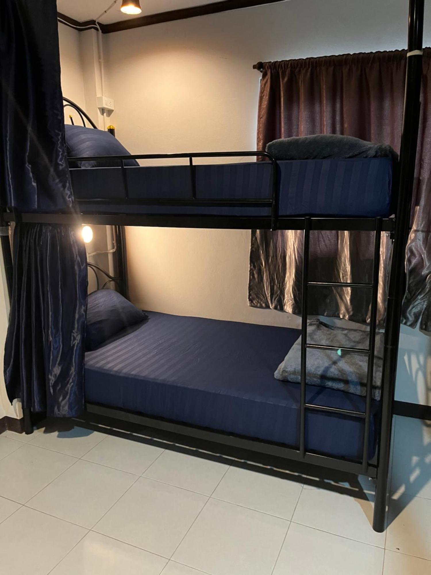 Moon Dolphin Hostel Хаад Рин Екстериор снимка