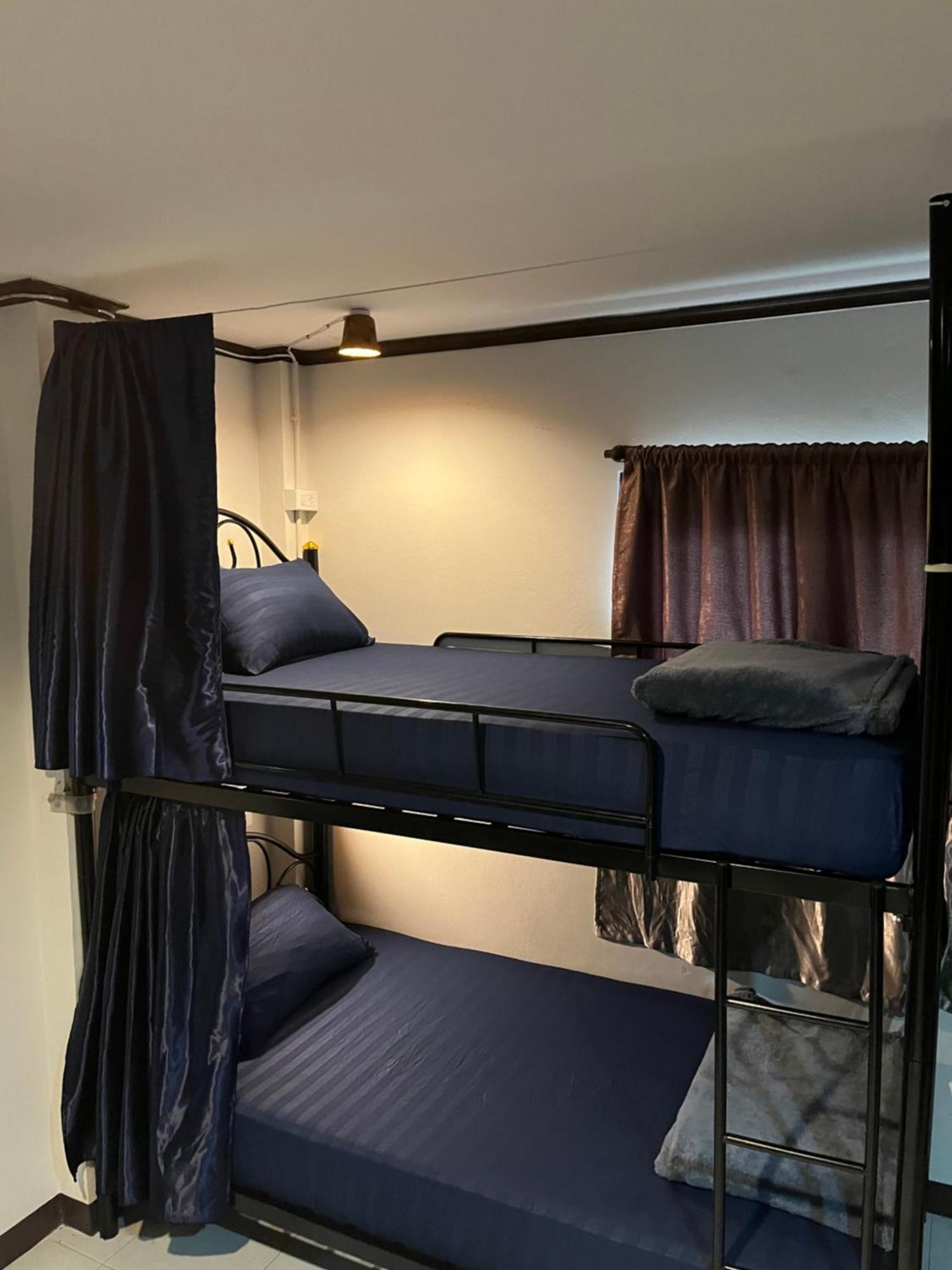 Moon Dolphin Hostel Хаад Рин Екстериор снимка