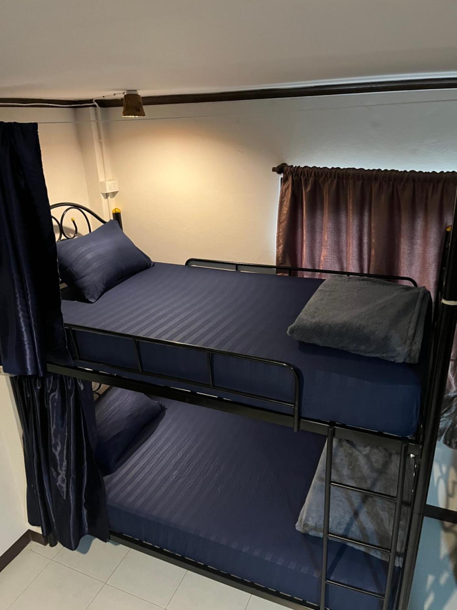 Moon Dolphin Hostel Хаад Рин Екстериор снимка