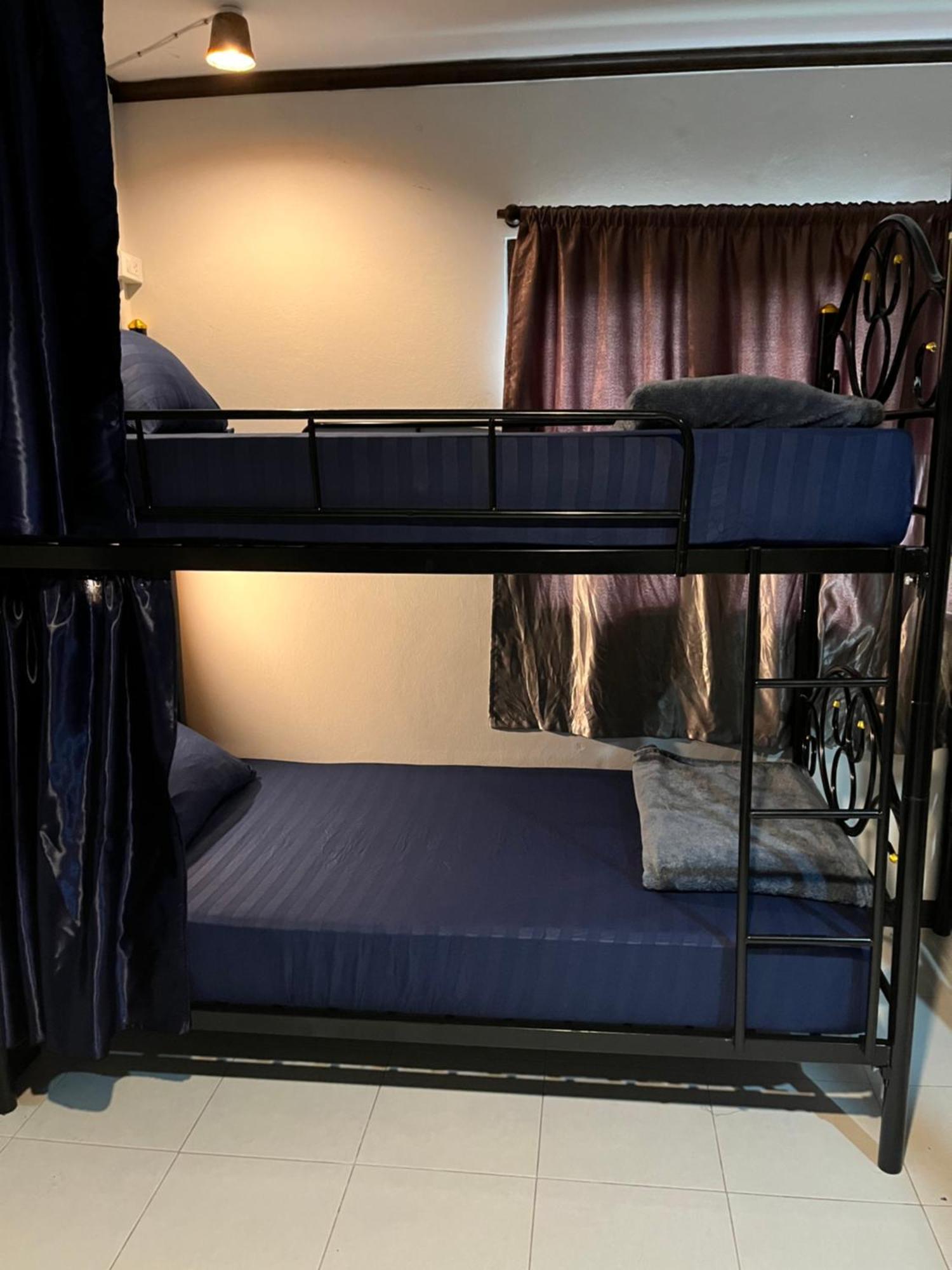 Moon Dolphin Hostel Хаад Рин Екстериор снимка